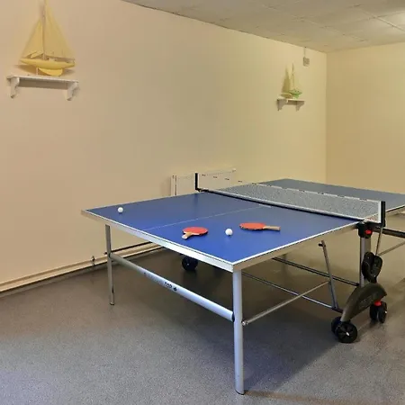 11 Fuer Bis Zu Vier Personen Sellin (Rugen)